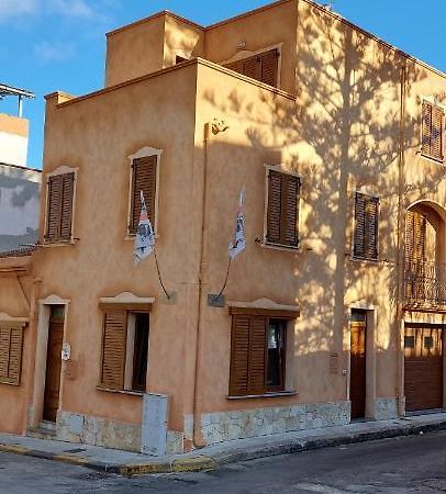 Affittacamere L'Arcobaleno Porto Torres Exterior foto